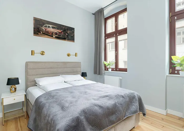 Klimatyczne Studio Z Biurkiem W Poznaniu By Noclegi Renters