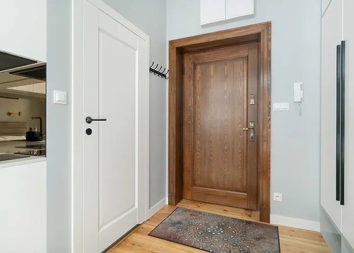 Klimatyczne Studio Z Biurkiem W Poznaniu By Noclegi Renters